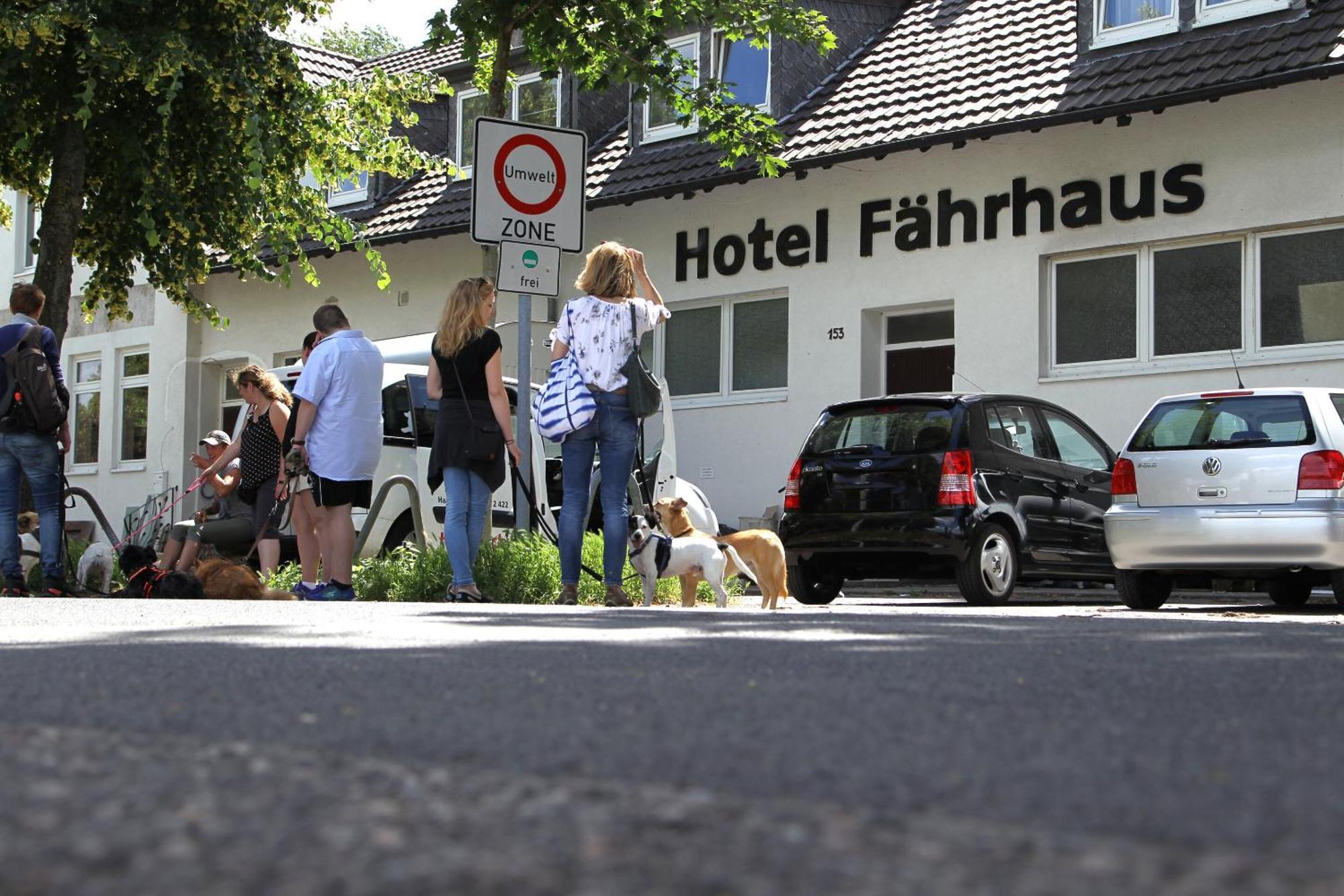 Hotel Faehrhaus Km734 Düsseldorf Exterior foto