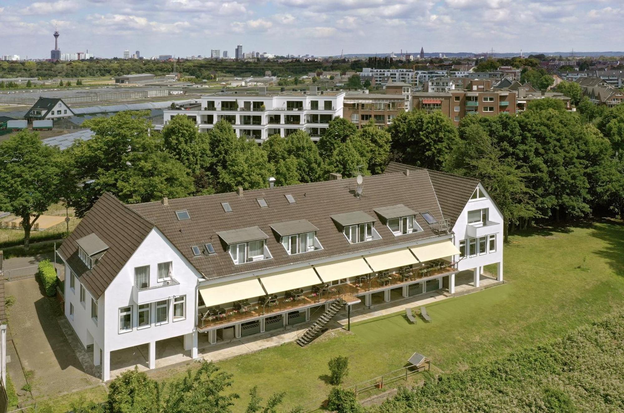 Hotel Faehrhaus Km734 Düsseldorf Exterior foto