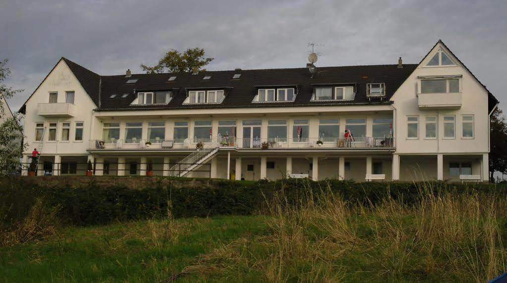 Hotel Faehrhaus Km734 Düsseldorf Exterior foto