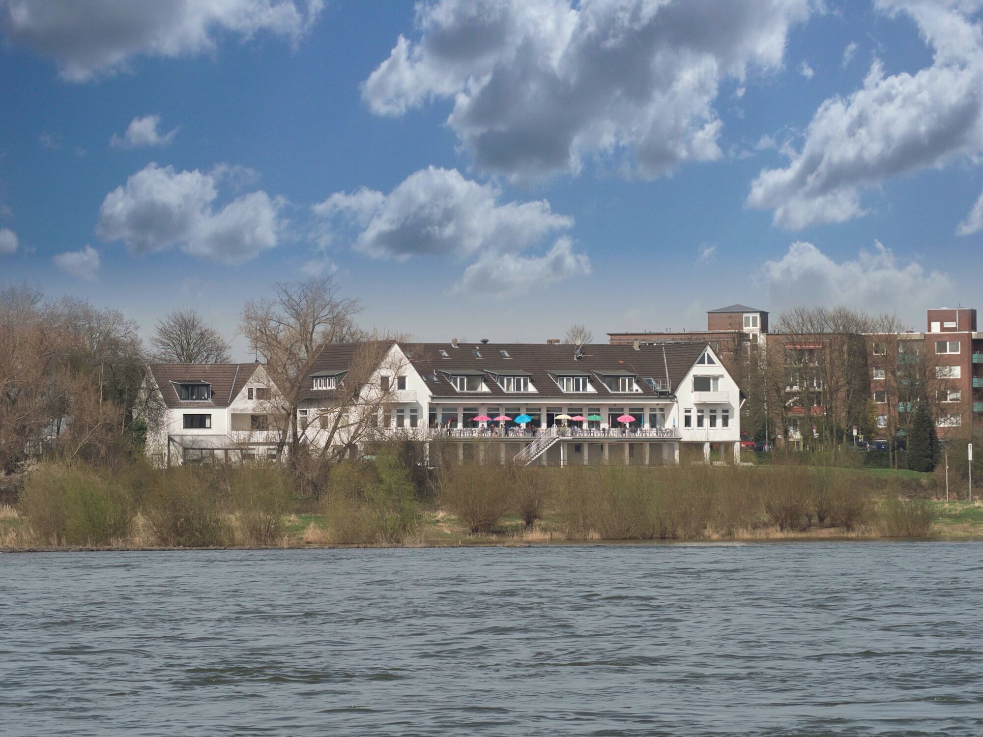 Hotel Faehrhaus Km734 Düsseldorf Exterior foto
